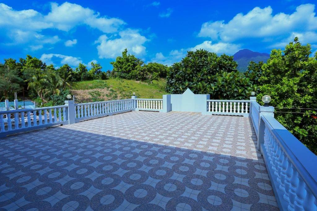 Hillside Villa Basco Luaran gambar